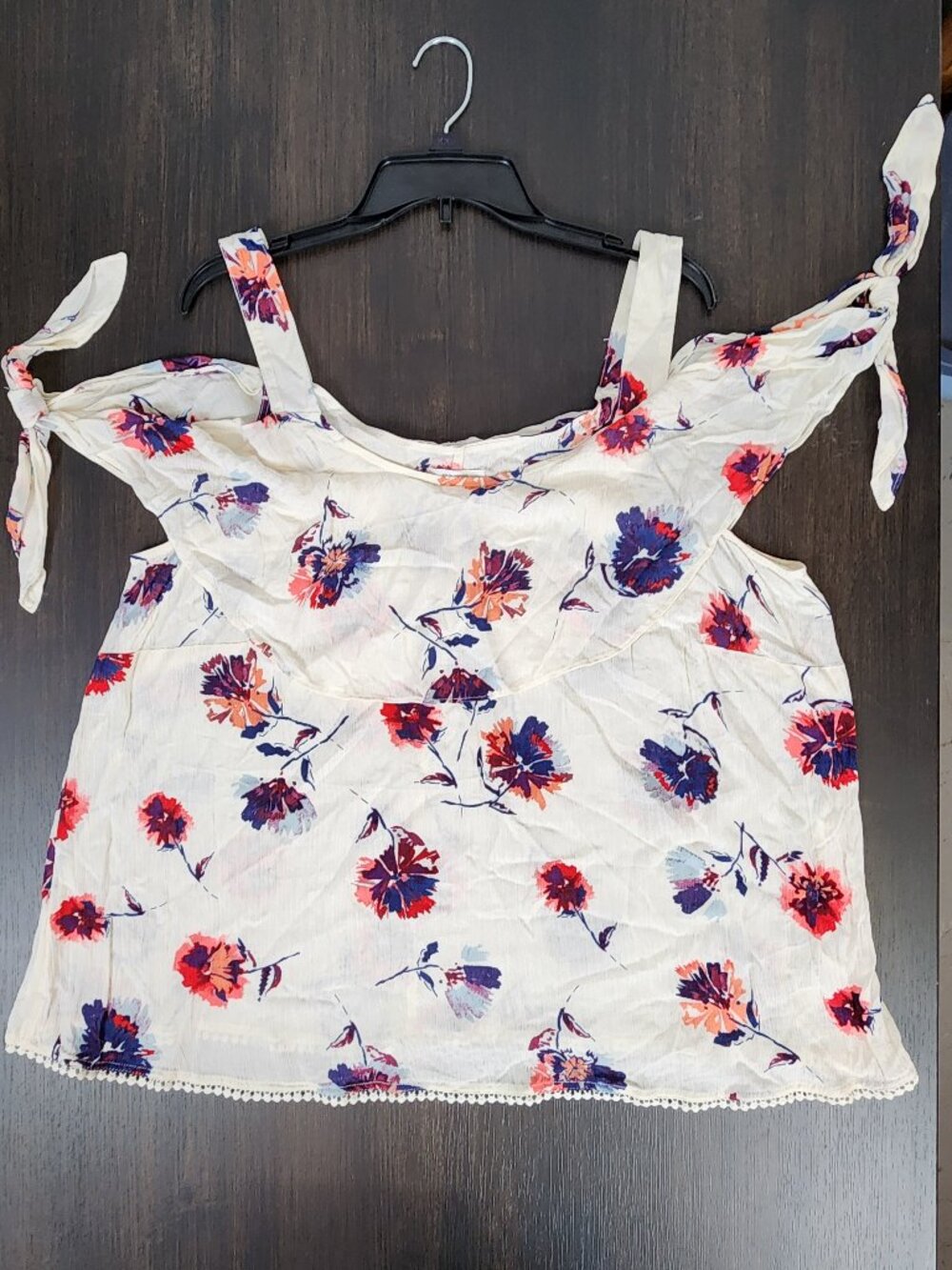 Maurices Floral Off Shoulder Blouse NWT 2X (plus size 18/20)– Cream Red Navy
